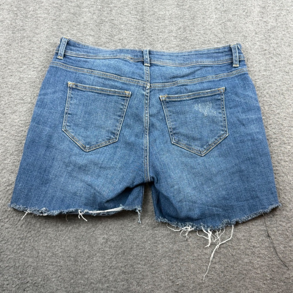 H&M Divided Denim Shorts Women's 8 Blue Distressed Raw Hem Mid Rise 0317106 4 - Picture 10 of 10